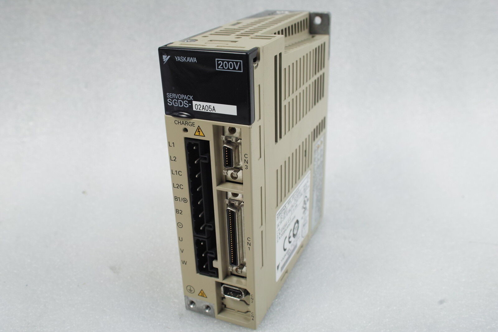 SGDS-02A05A yaskawa electric 200w power aC output servopack module