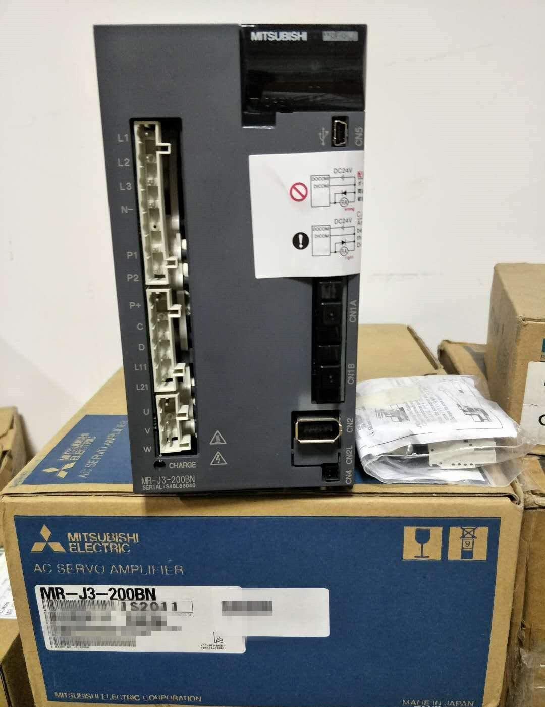 MR-J3-200BN Mitsubishi Original Servo Motor Amplifier Drive MRJ3200BN