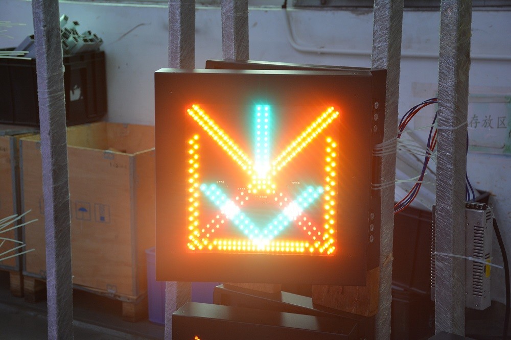 P10mm P16mm LED Lane Control Signs Parking Lot Exit Signs Signal