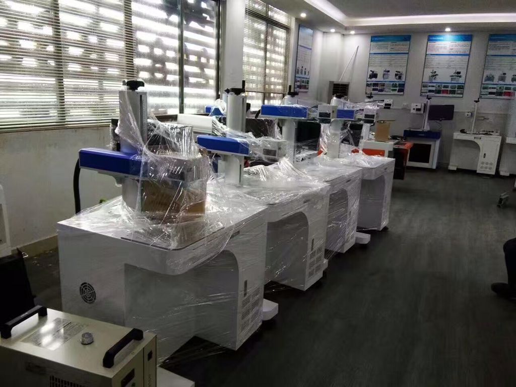 Manufacturing Plant Competitive 100W Metal Fiber Laser Cleaning Machine with Exquisite Workmanship