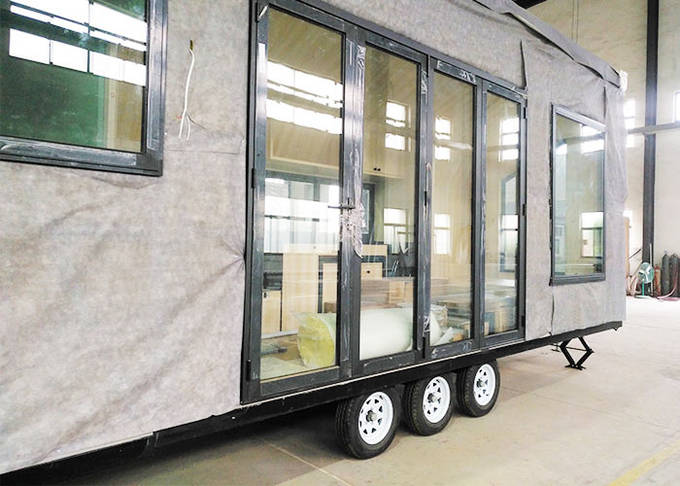 Austrilia Standard Light Steel Prefabricated Tiny House On Wheels With WPC Board Wall