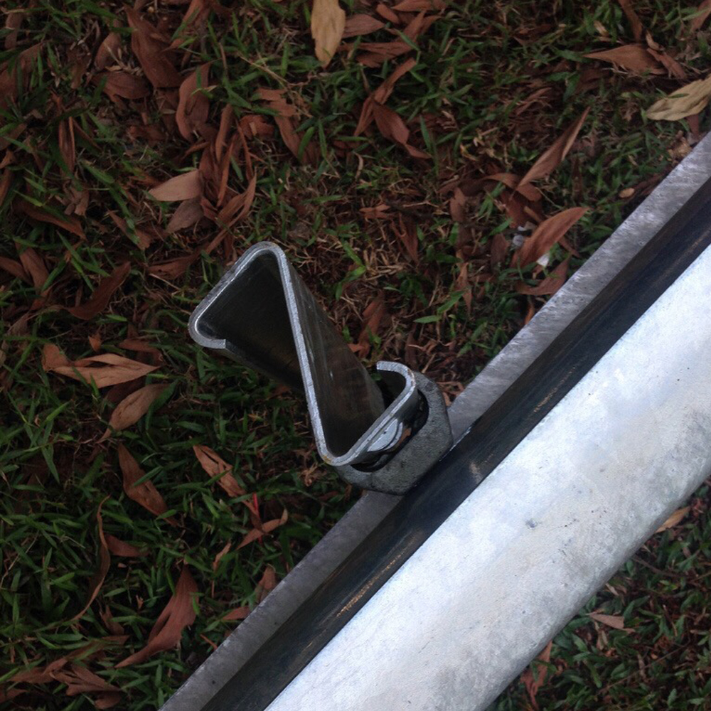 Roadway Safety Steel Corrugated Beam Highway Guardrail Z Post ISO9001 2000 Certified