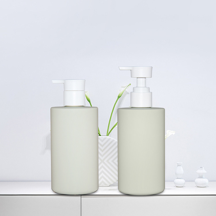 Soft Touch Finish Plastic Lotion Bottle 300ml Round Shape With Matte Pump
