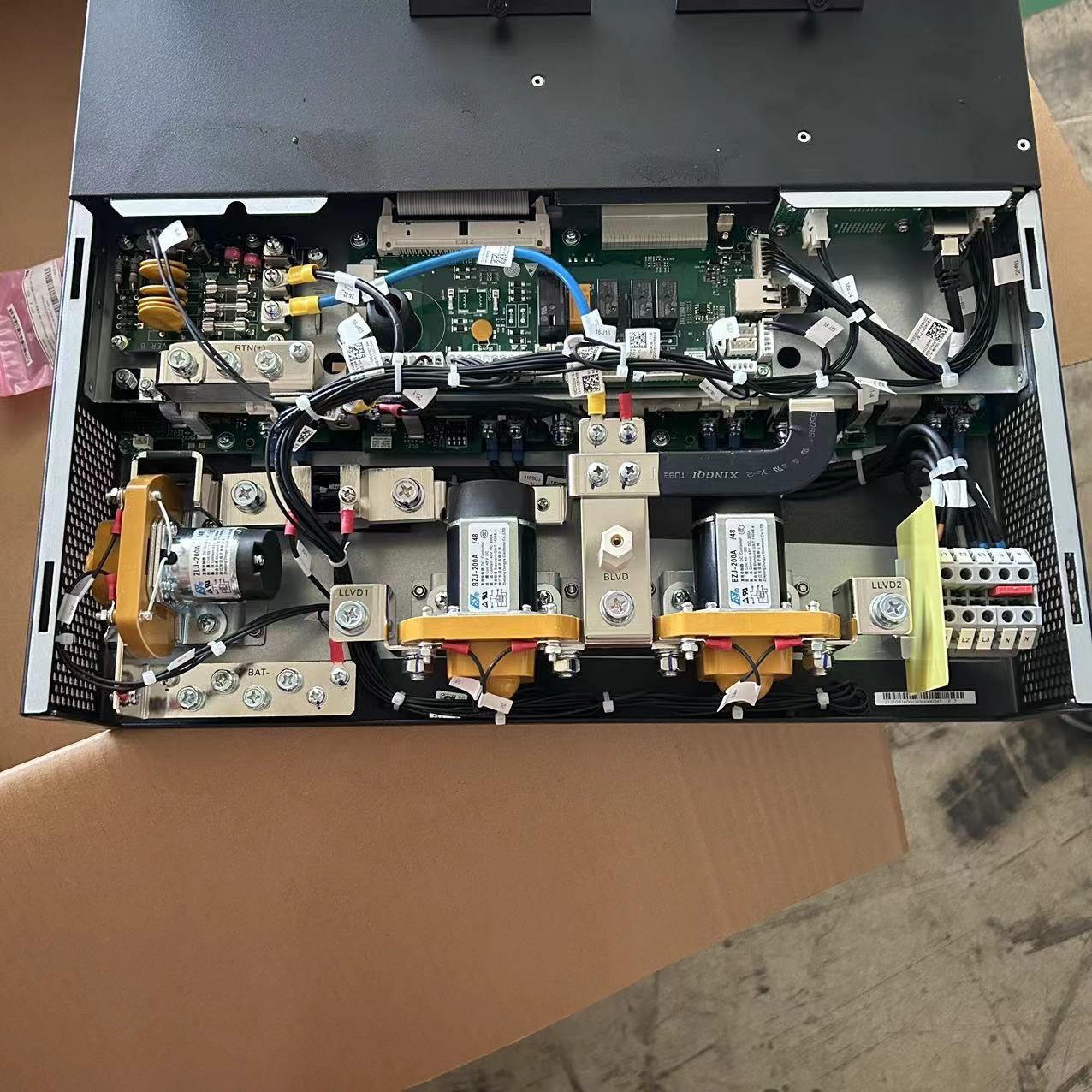 Huawei ETP48200-C2A2 Embedded Switching Power Supply 48V200A With R4850G1 Rectifier