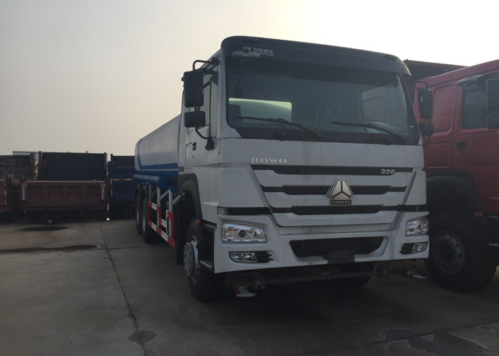 SINOTRUK HOWO Potable Water Tanker Trucks LHD 6X4 18CBM For Pesticide Spraying