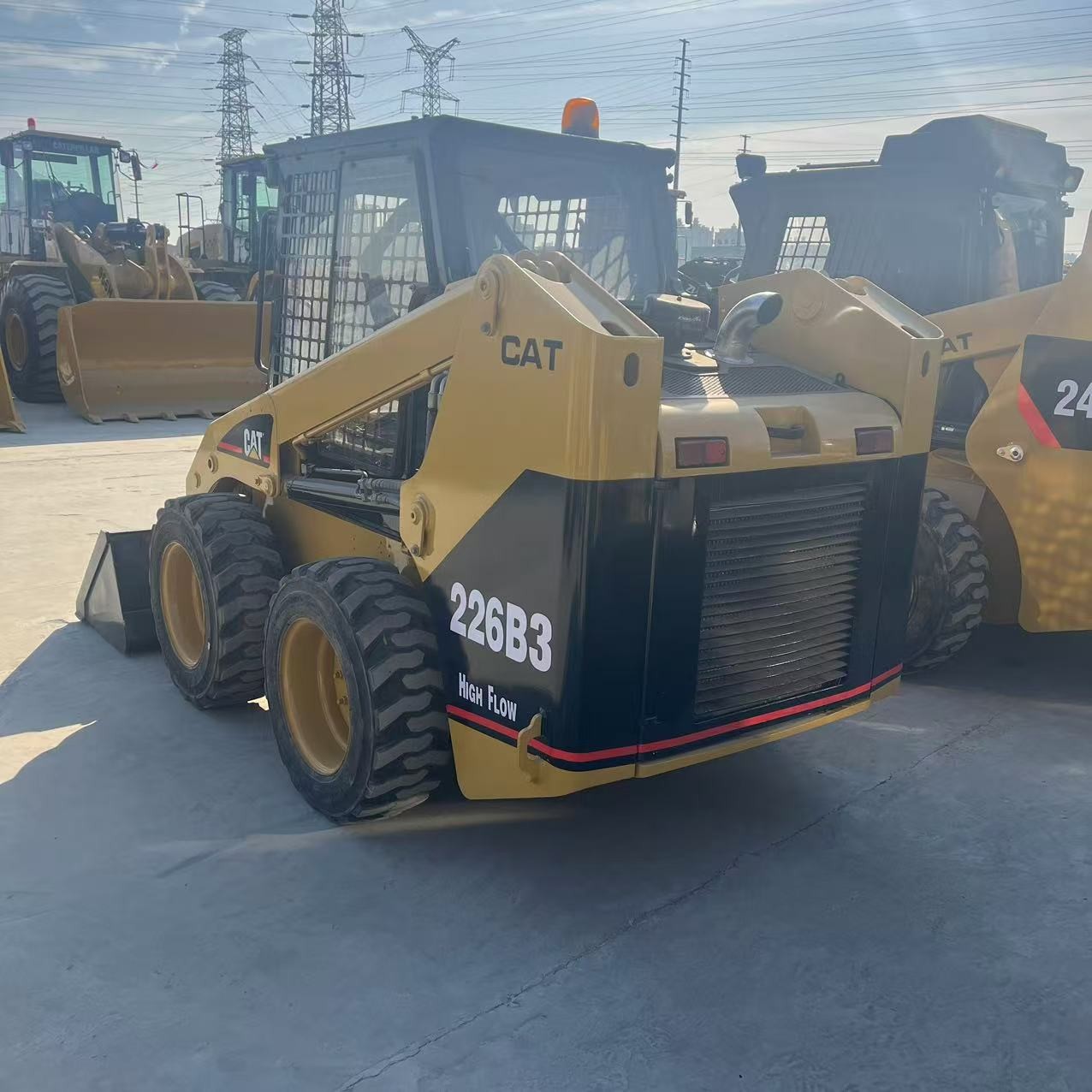 New Arrive Used CAT 226B3 44.7Kw Wheels Skid Steer Loader For Construction