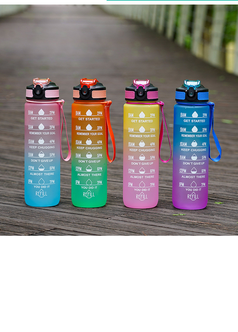 Fashionable Gradient Color Frosted Plastic Sports Water Bottle 750ml Cycling Water Bottles Custom Keep Yourself Hydrated Lightweight Durable