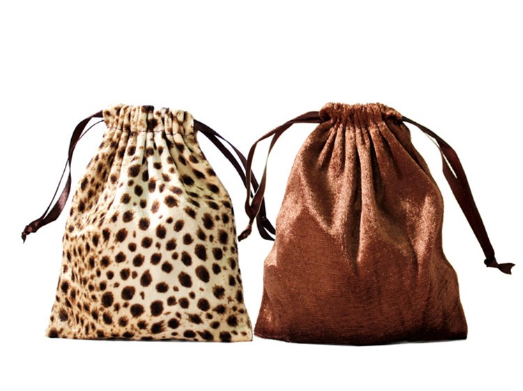 Factory price small reusable velvet drawstring bag jewelry suede pocket gift pouch leopard bag with customize logo and size