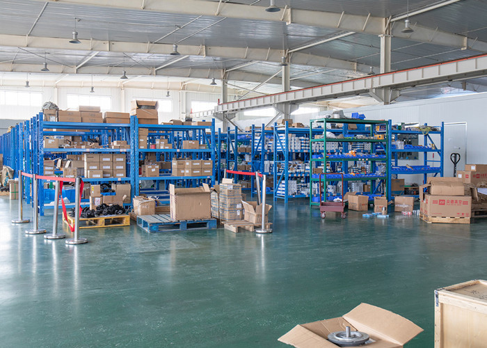 4 Axis 130kgs Palletizing Robot Arm Friendly In Food And Beverage Industry