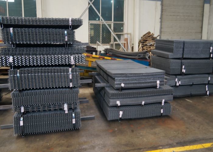 high tensile steel Vibrating Screen Media with hook For Crusher Equipment In Mineral Quarry cement mixing plant