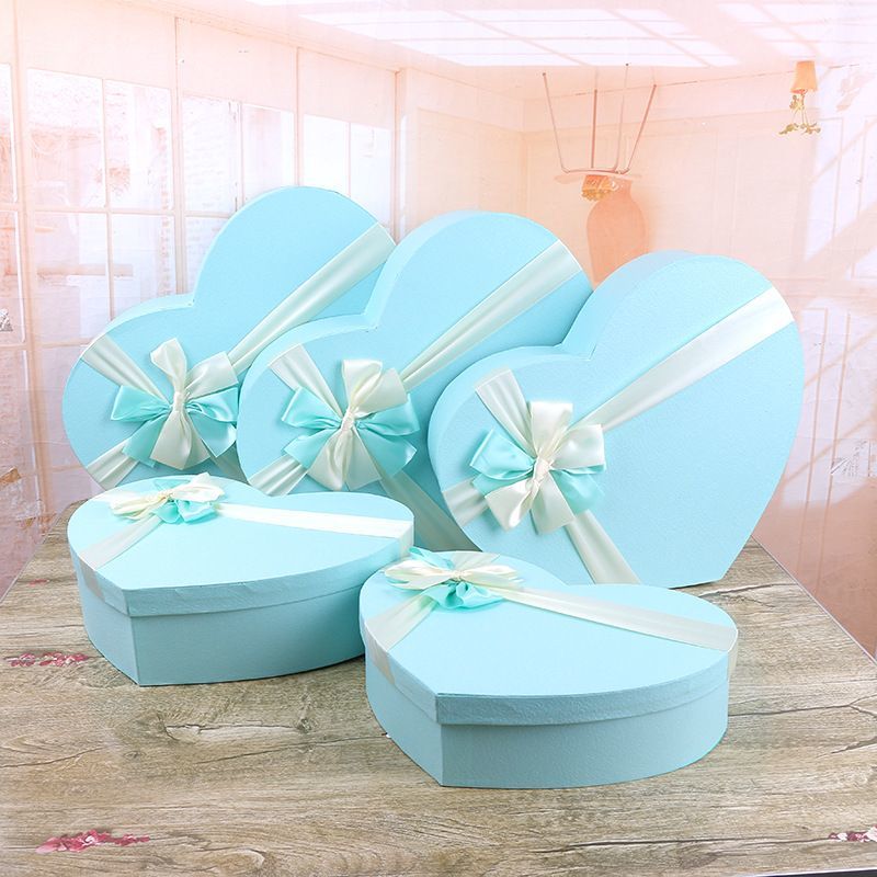 Fashion Luxury High Custom Christmas Seasonal Red Color Heart Shaped Lid and Base Paper Packaging Chocolate Box