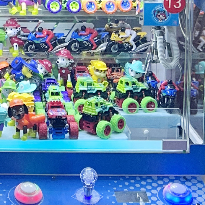 Children's 2-Person Mini Claw Machine Coin-Operated Arcade Game for Boutique Gift City