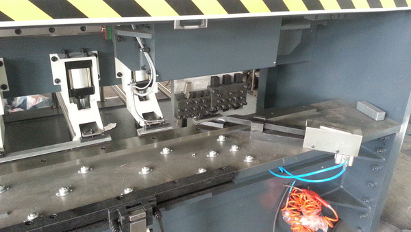 2 Axes CNC V Grooving Machine 2 m/min For Stainless Sheet CNC V Groover