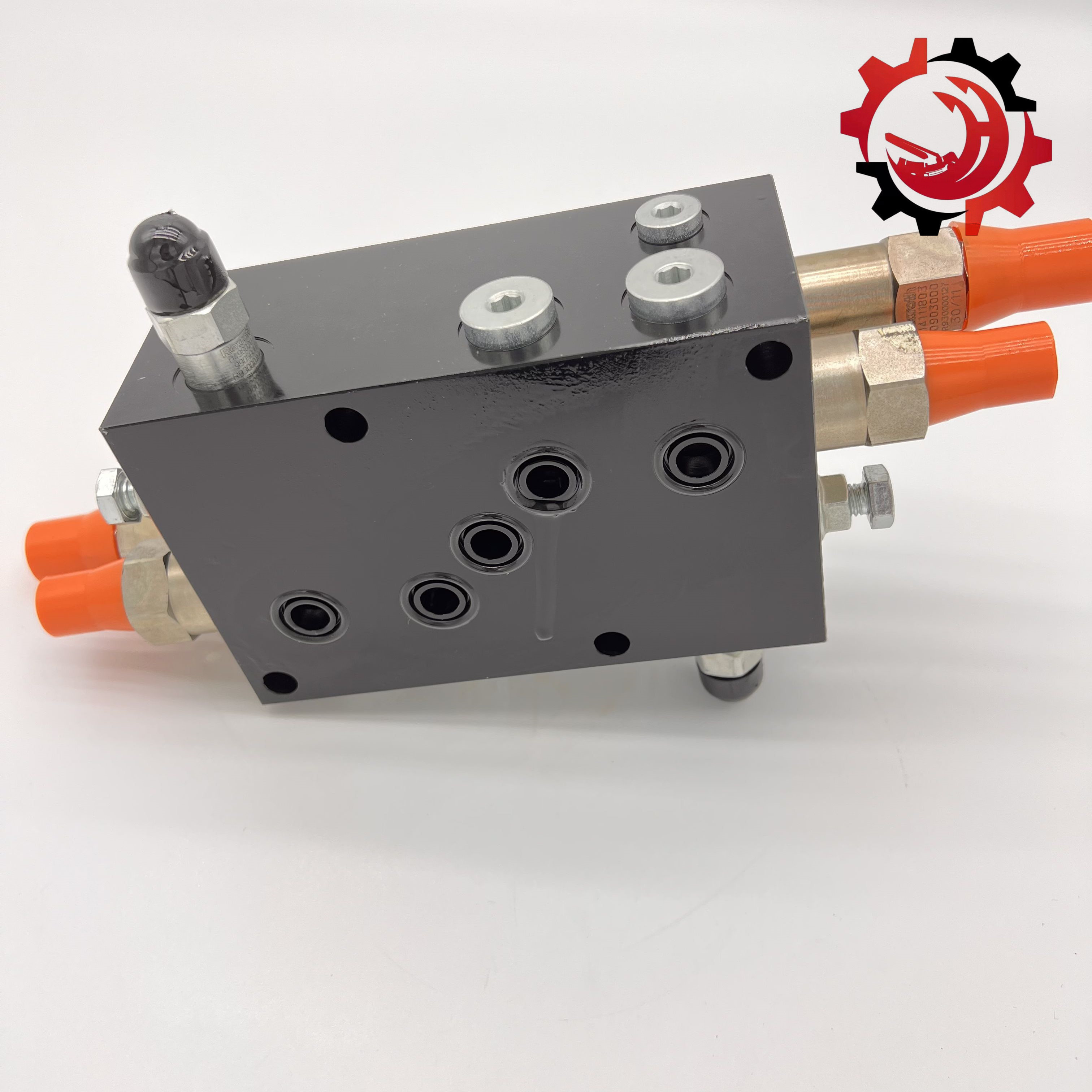 Black OEM Oil Control Valve 0718021000000B used for truck mounted concrete pump or industrial machinery
