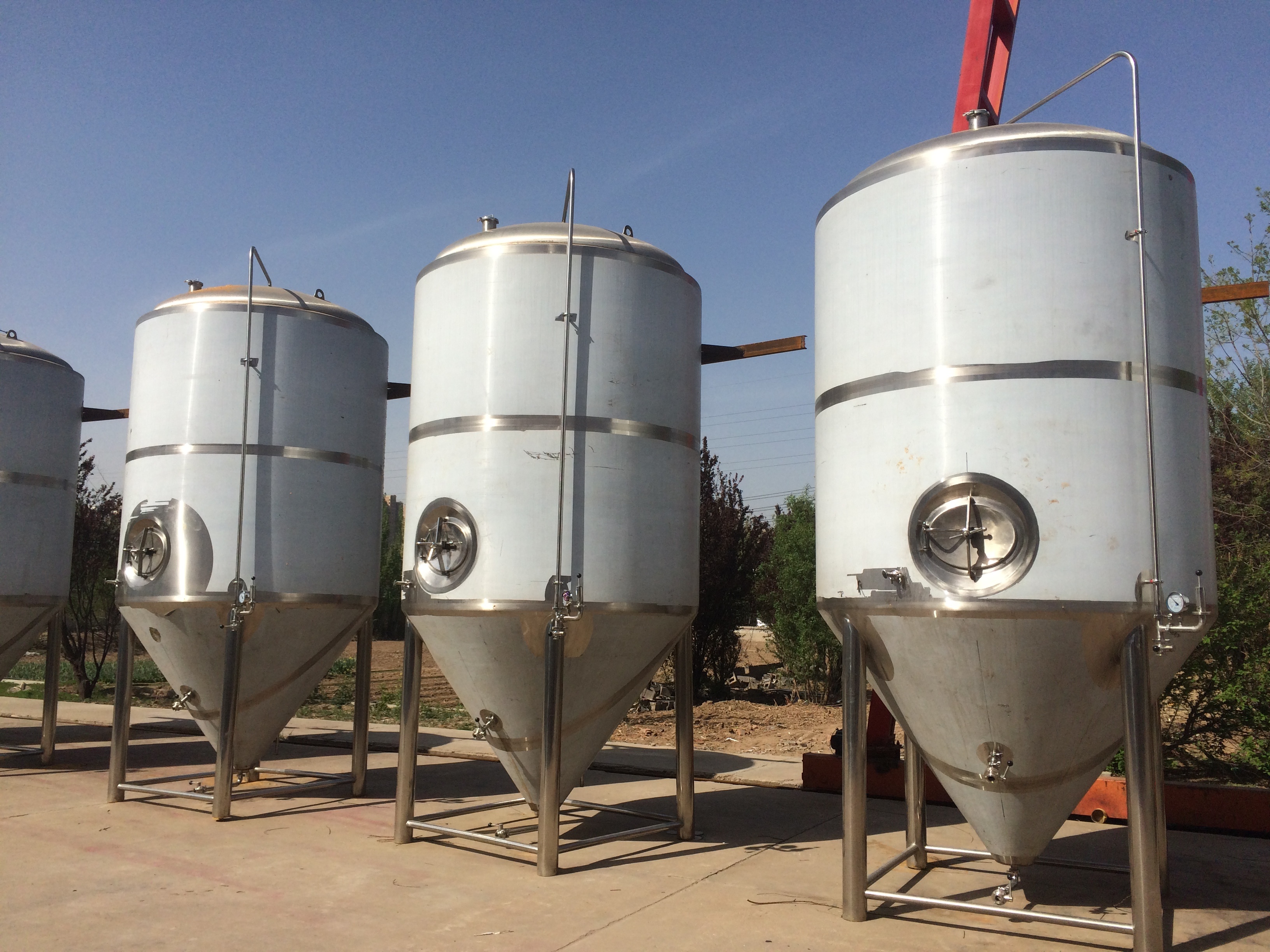 8000L beer fermenter.JPG