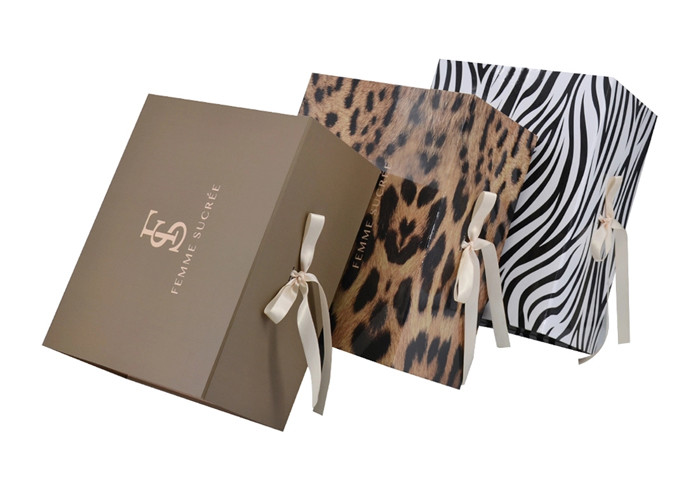 Cardboard CMYK 128gsm Magnetic Packaging Shoe Box FSC For Wine