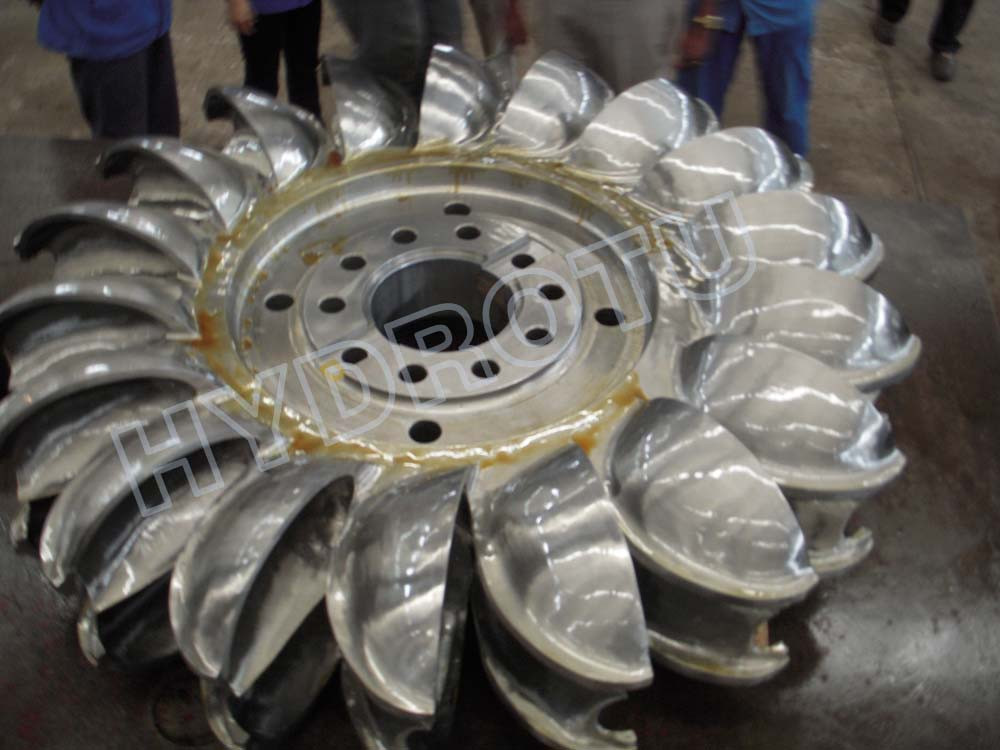 Horizontal Shaft Micro Hydro Pelton Turbine With One Or Two Nozzles