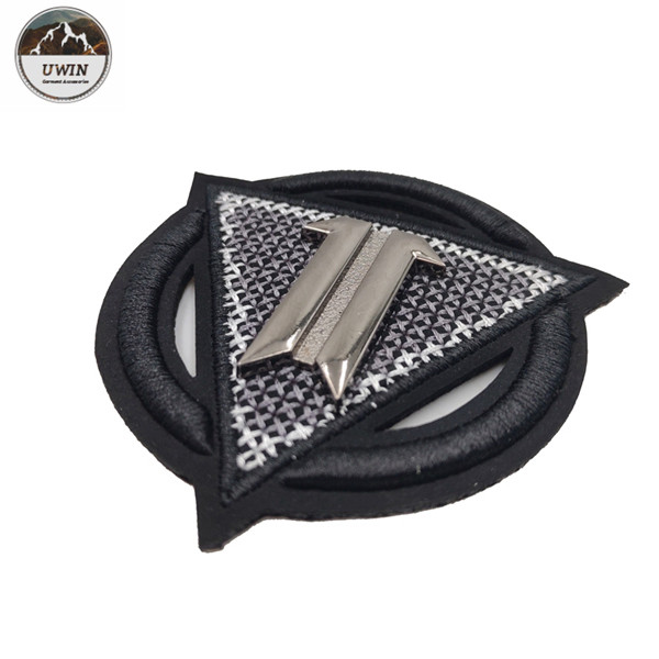 Eco Friendly Material 3D Embroidery Patches Sew On Backing With Metal Label
