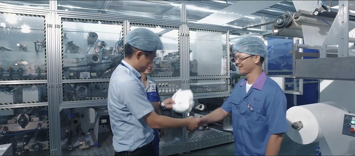 Mitsubishi System 380V 50HZ 320mm Sanitary Napkin Machine