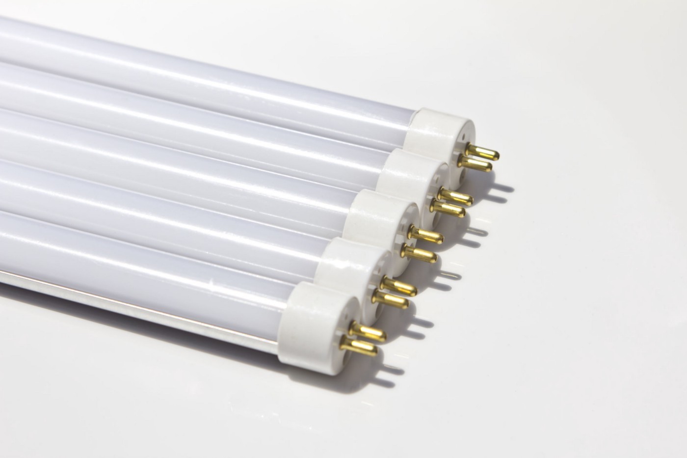 4ft T5 LED Tube Lighting 2250 Lumens 4000K Plug And Play Electronic Ballast G5 Base