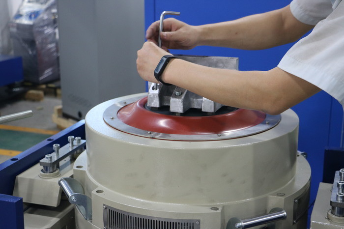 PCB Board 3000kg.F 2.0m/S Vibration Table Test Equipment Lab Testing Machine