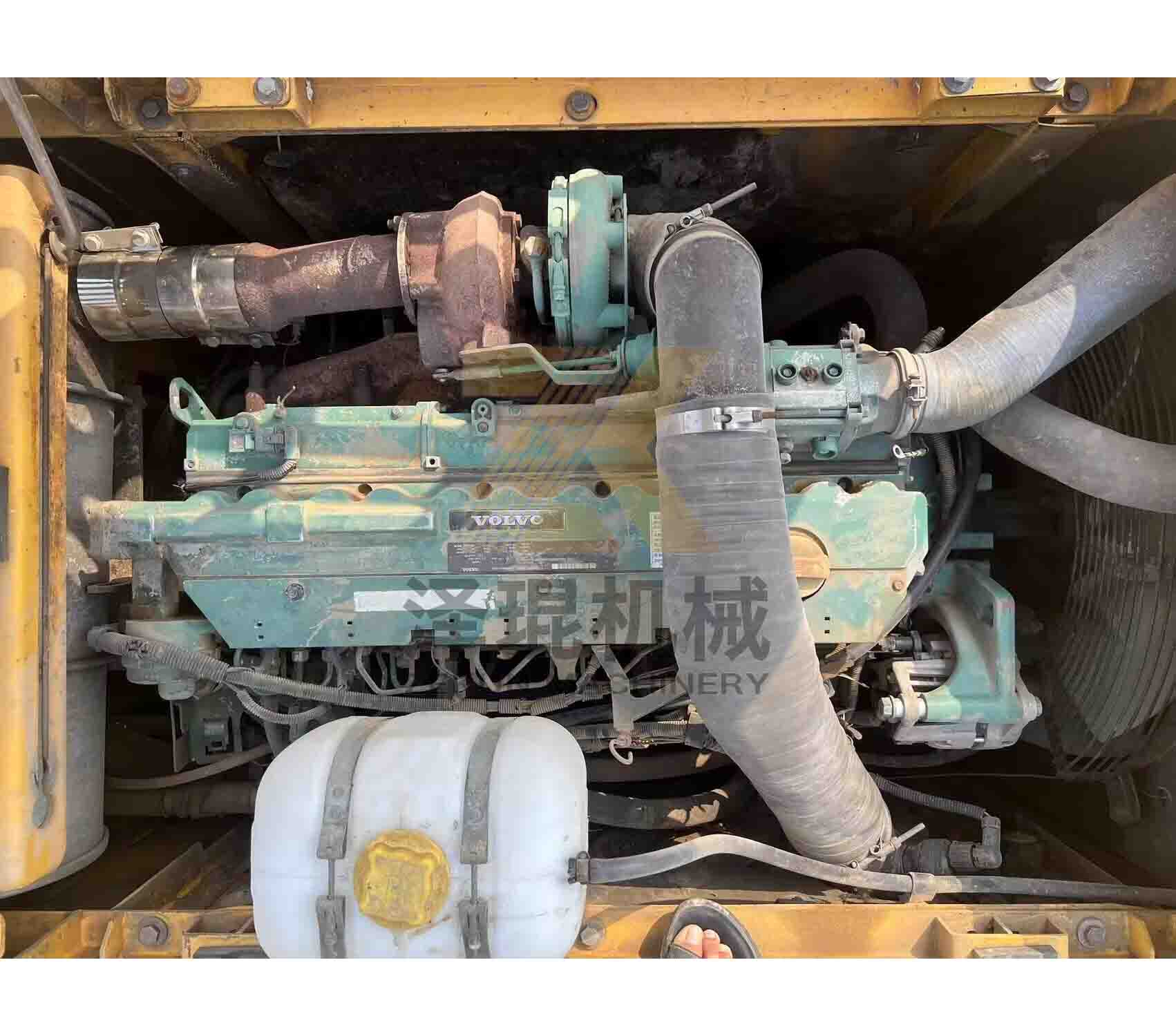 Used Volvo Ec240d Excavator Construction Machine with Other Hydraulic Pump and 1.2-1.51m3 Bucket Capacity at Affordable