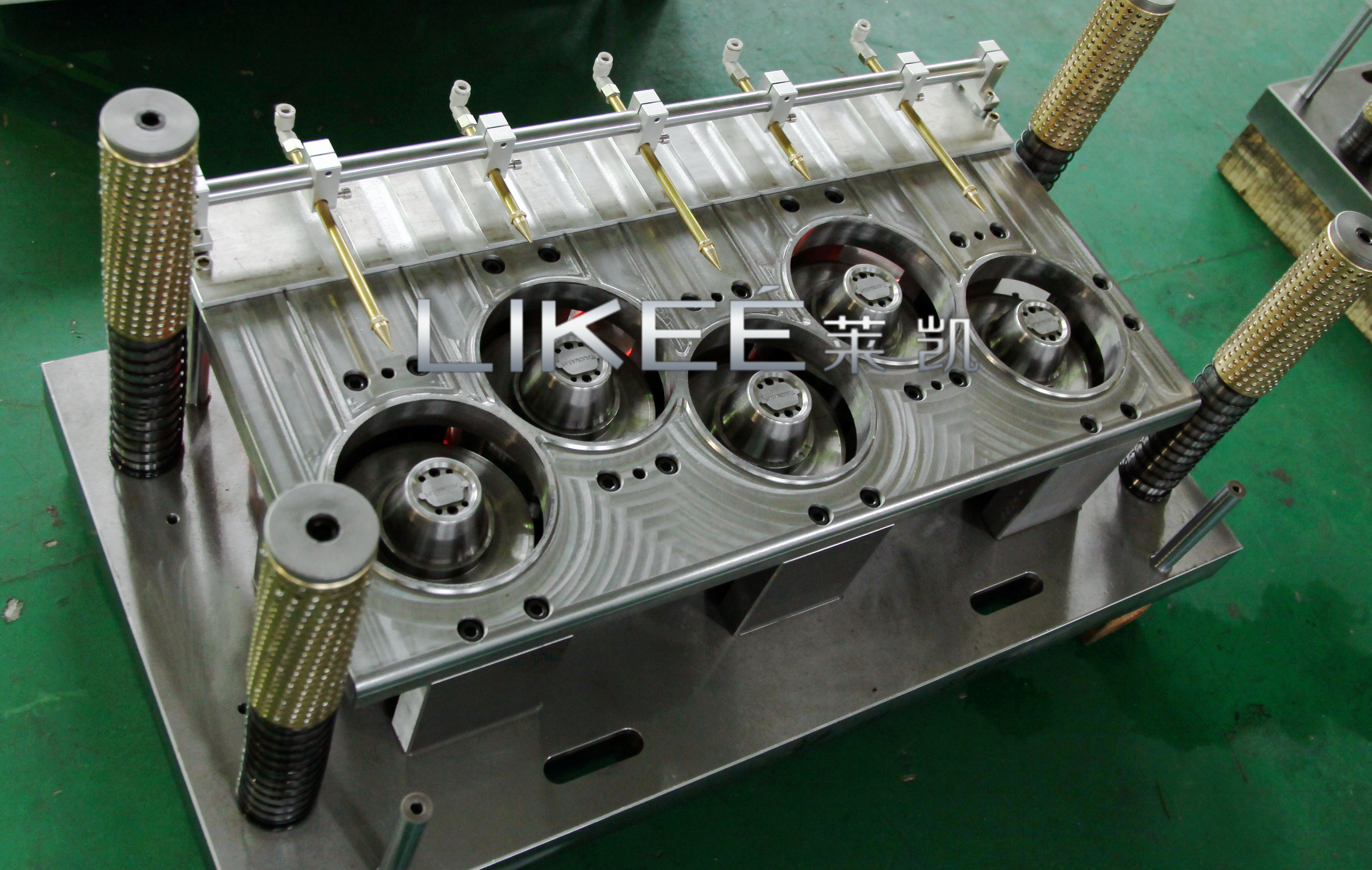 L Rim Cr12 Aluminum Foil Container Mould Voccume Heat Treatment