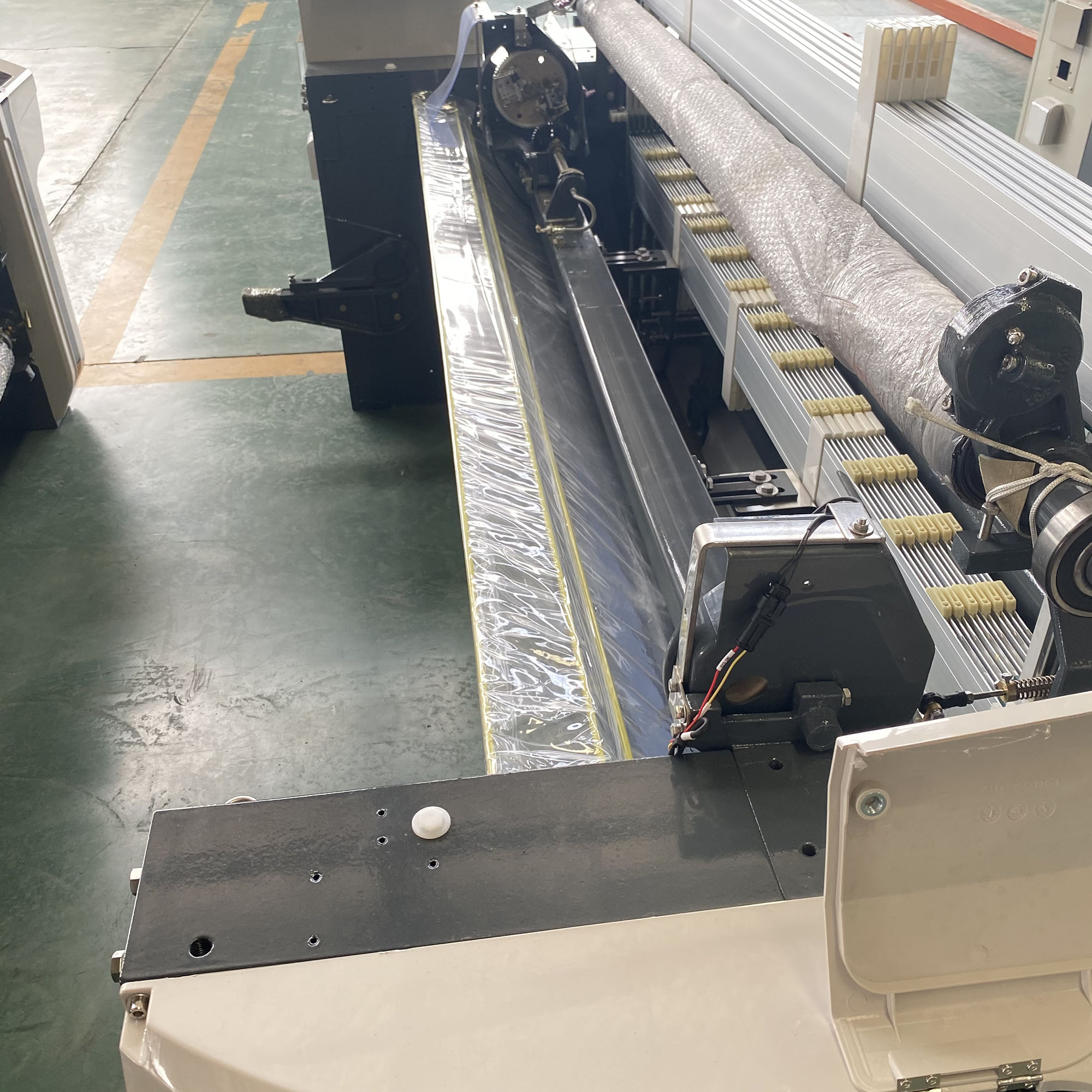 Weaving Machine New Condition 822 Model Polyester Fabric Automatic Weaving Loom Water Jet Loom