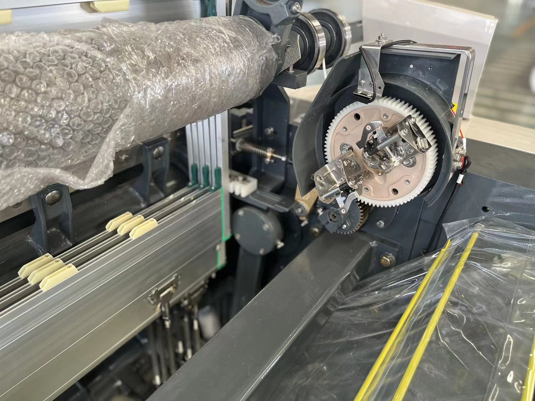 190 Reed Winder Textile Machinery Water Jet Loom Weaving Machine High Speed