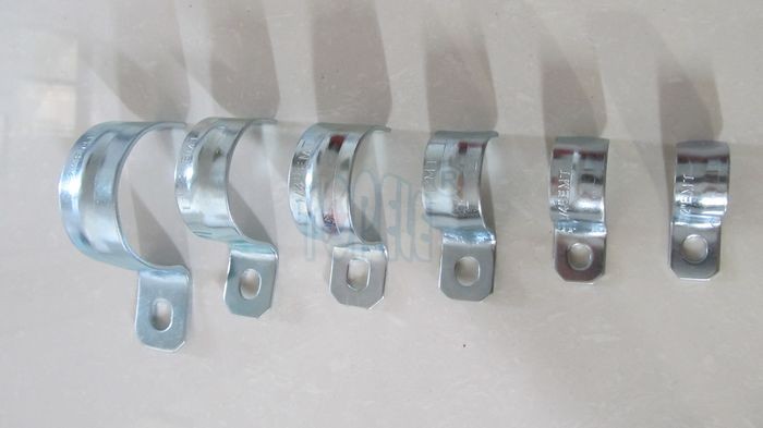 1/2 - 4 Inch , IMC Conduit And Fittings Zinc Plated Steel conduit strap / One Hole Conduit Pipe Clamp