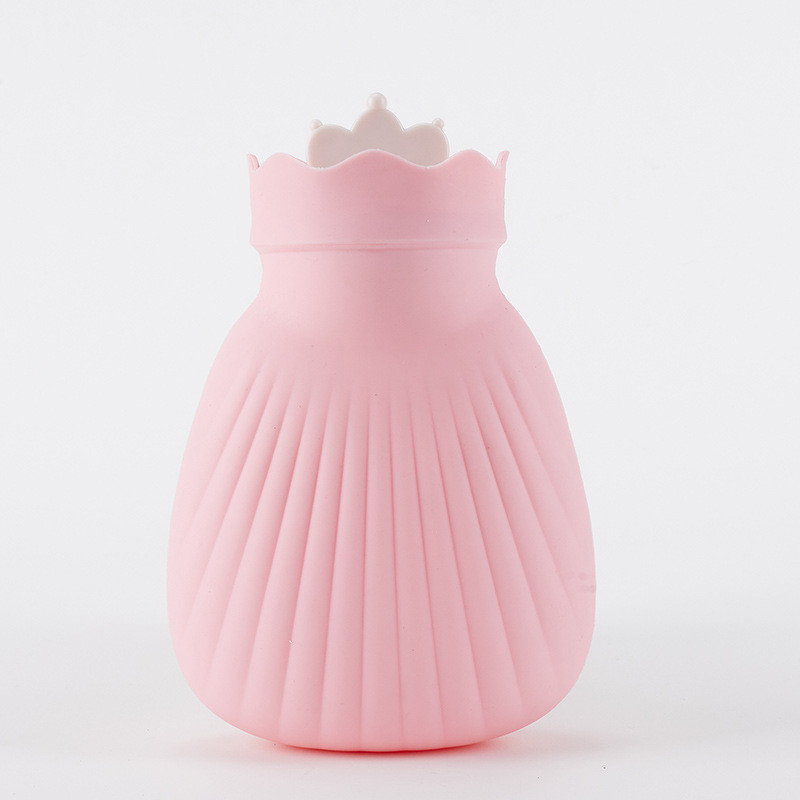 BPA Free Silicone Hot Water Bottle 2L for Joint Pain Relief Classic Design
