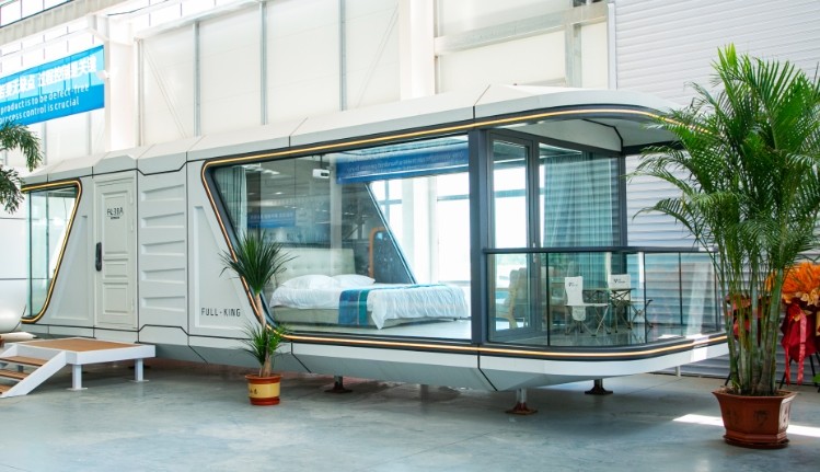 Luxury Mobile Space Container House Capsule House Prefabricated Space Cabin With Balcony