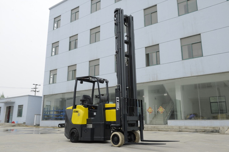 2 Ton Electric Counterbalance Forklift Truck Solid Tire With 3 - Stage Mast