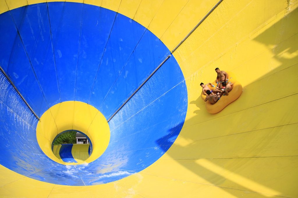 Customized Adults Fiberglass Water Park Tornado Slide 14.6m Height , 42*60m