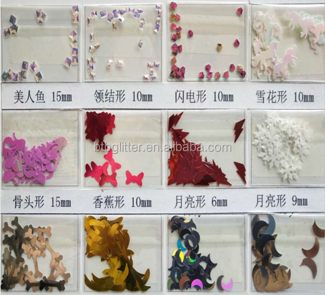 Chinese Year Occasion Red Wine Glass with LED Glitter Shapes and 5cm Plastic Number Design in Plastic Bags MOQ 100pcs