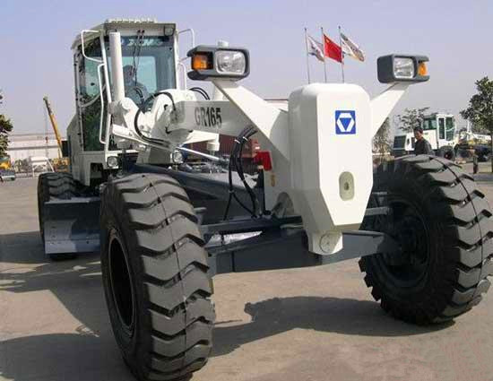 New CIVL GR215 Motor Graders In Yellow White 7 tons Operating Weight yellow colour