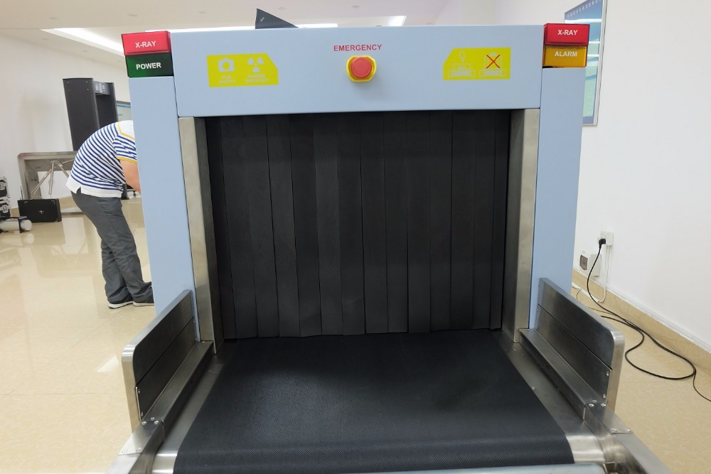 Security x - ray machines and baggage scanners tunnel size 650mm(W) * 500mm(H)