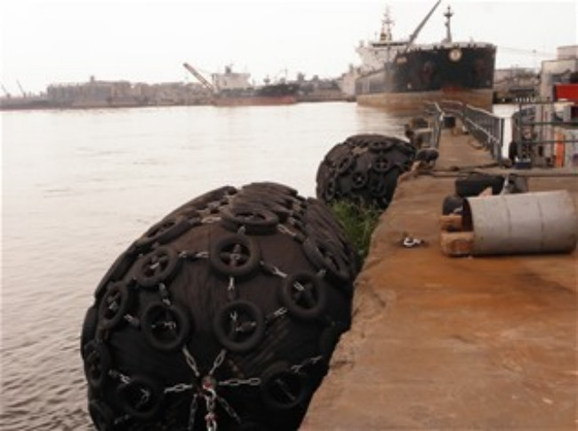 Sling Type Submarine Fender Boat Rubber 0.08mpa Marine Dock Fender