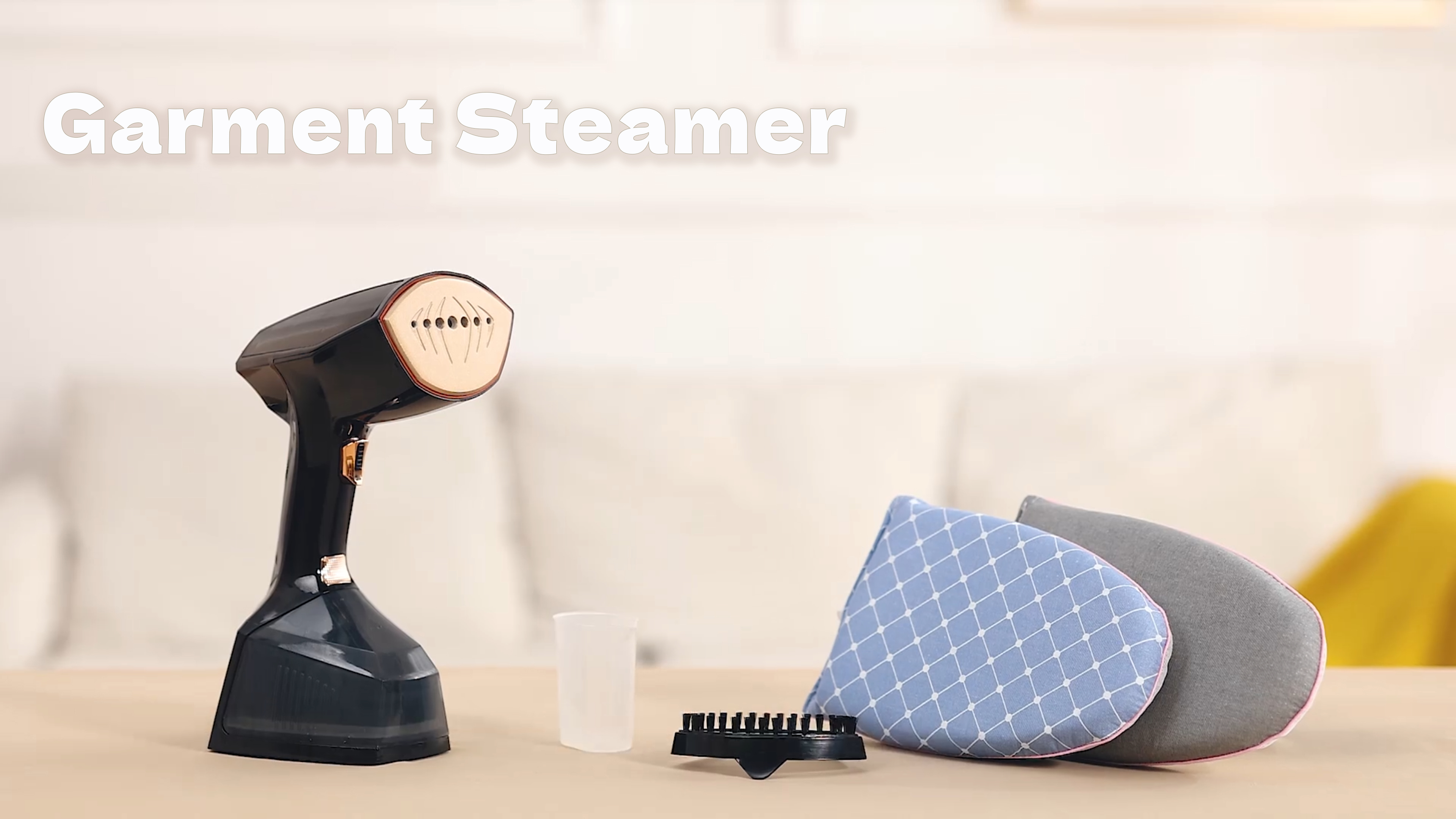 Portable Vertical Garment Steamer 2000W Handheld Clothes Steamer with Hair Brush