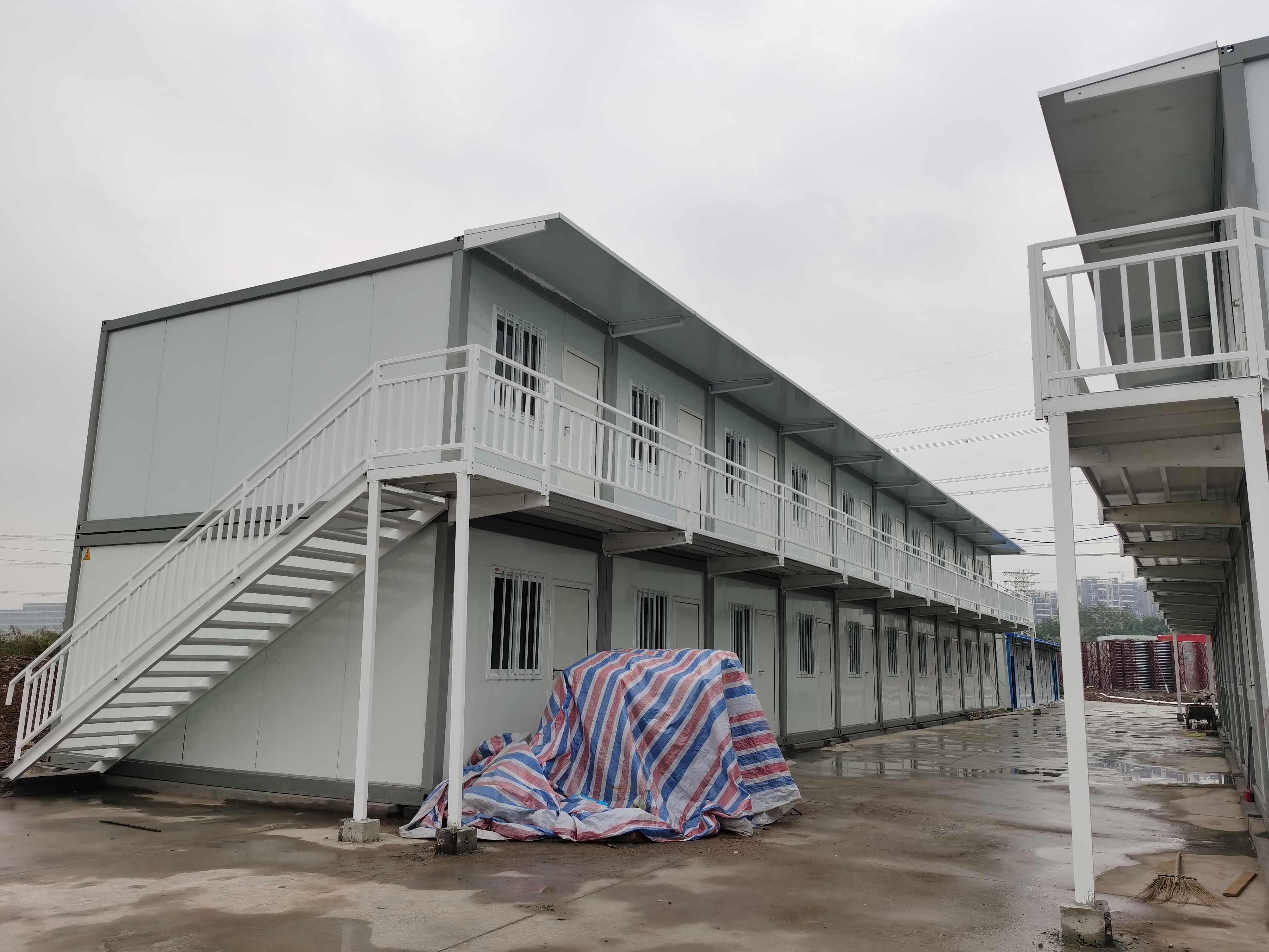 Fully Assembled 20Ft 40Ft Two Story Casa Flat Pack Luxury Prefab Portable Living Containers Floating Houses