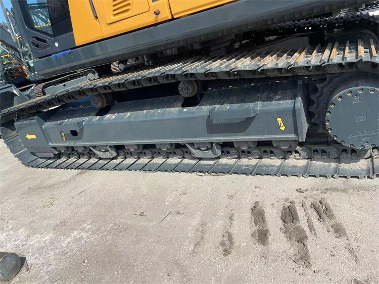 Used Hyundai HX220S HX220L 22T Crawler Excavator in Shanghai Moving Type Crawler Chain