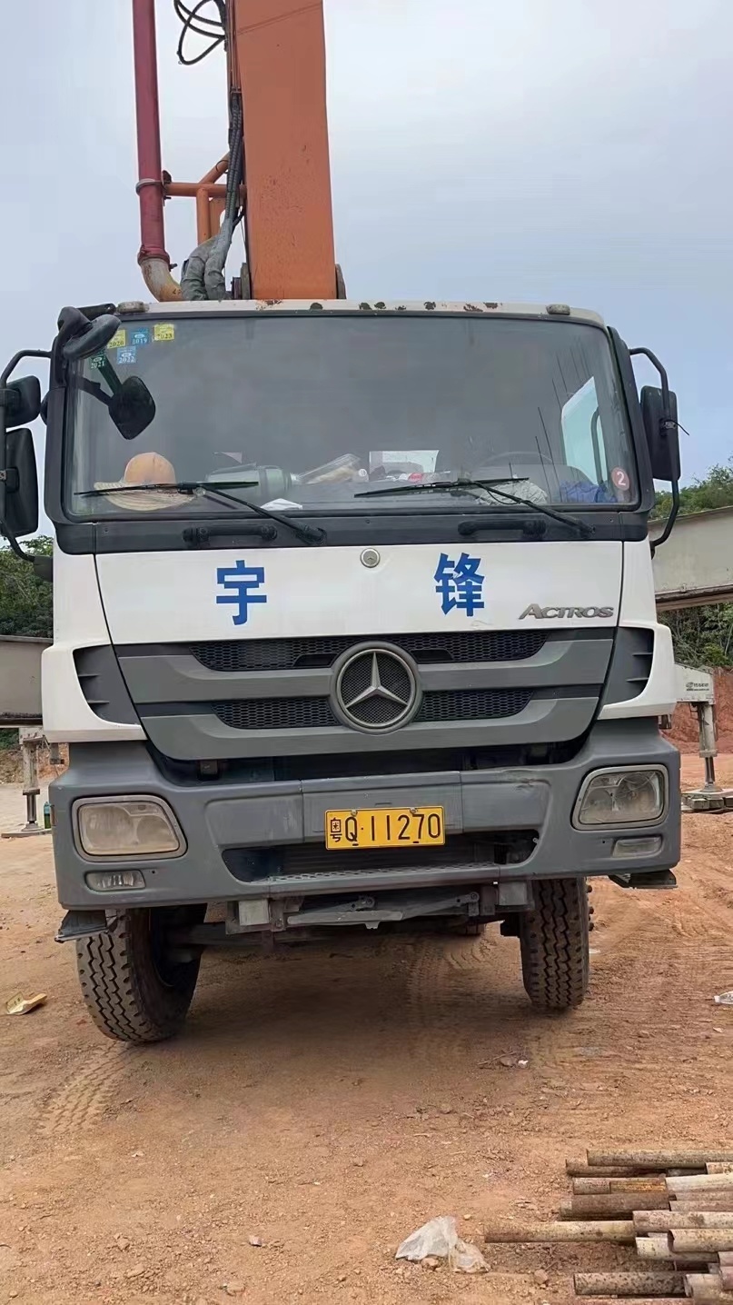 2013 Zoomlion 56m Concrete Pump Truck Pump for Sale at Good Original Condition Benz Truck