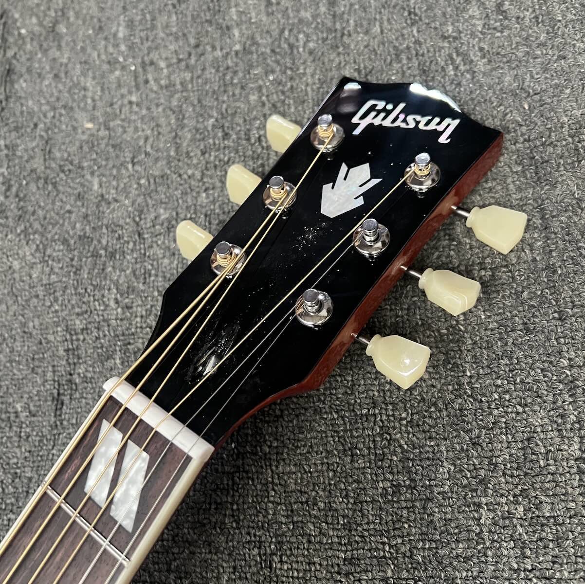 Custom 41 Inch Hummingbird Gibson Style Acoustic Guitar in Heritage Cherry Sunburst