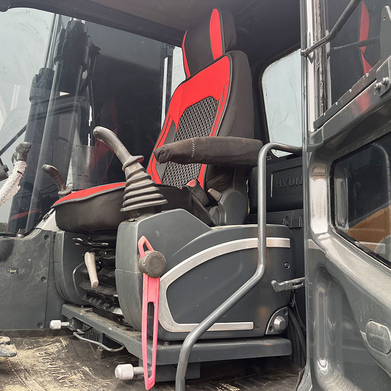 Old Hyundai Excavator 215 21 Ton Heavy Digger Backhoe