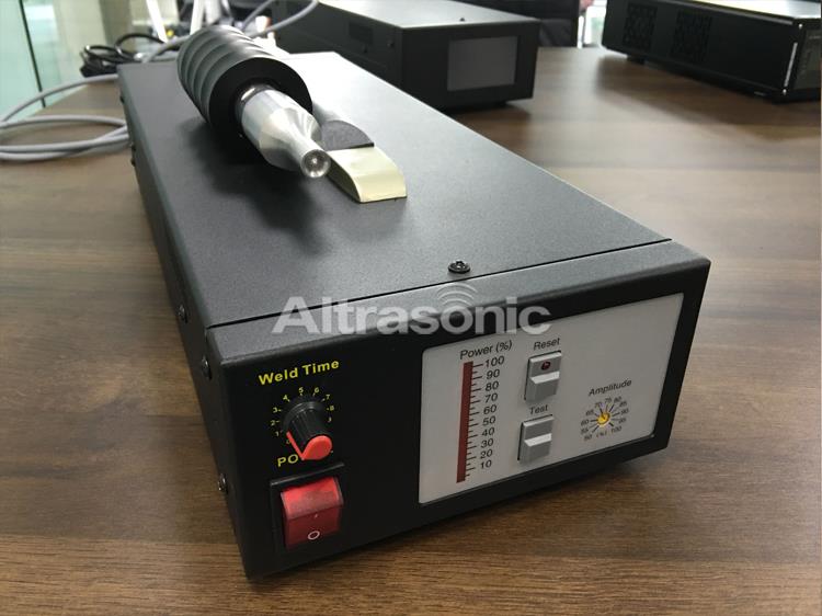40Khz ultrasonic spot welding machine  (2).jpg
