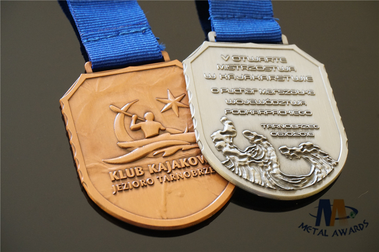 Antique Plating Embossed Custom Engraved Medals Iron Material Durable