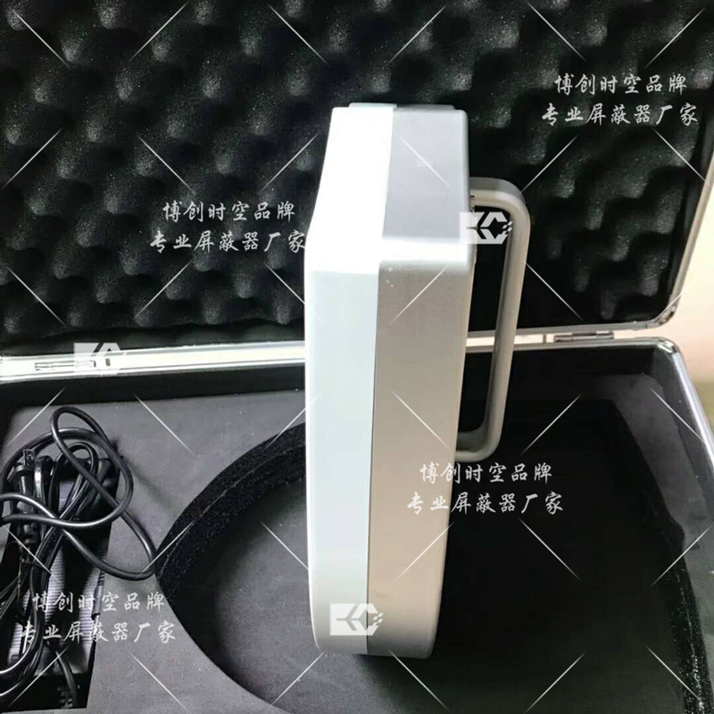 1200m air traffic control shield GPS / 2.4g/5.8g three band frequency one key drive off jammer of forced landing UAV