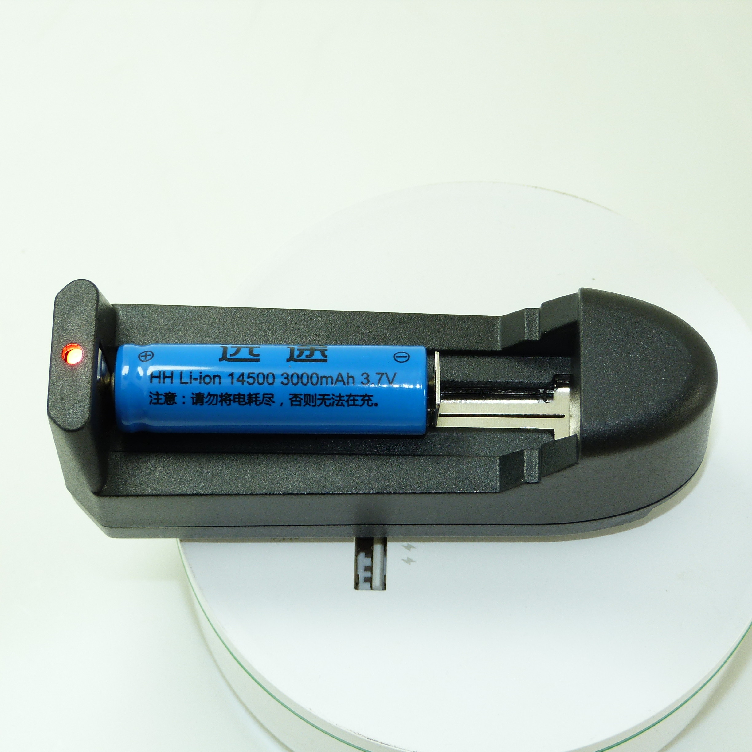 888 Boat Shape US EU Universal Li Ion Battery Charger For Flashlight Headlight