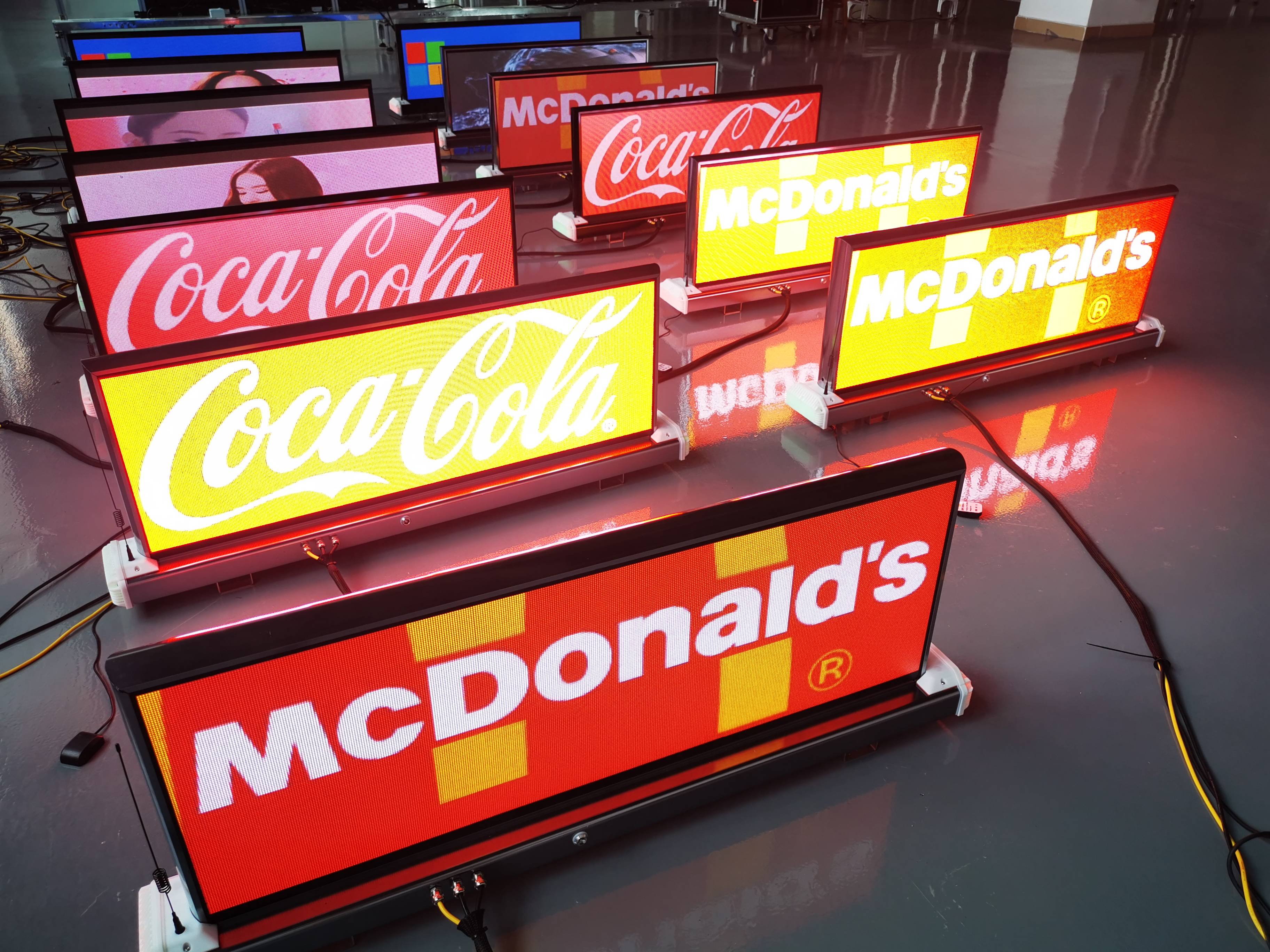 IP65 Outdoor Advertising Taxi Top Led Display 4g Wifi P2.5 P3 P4 P5