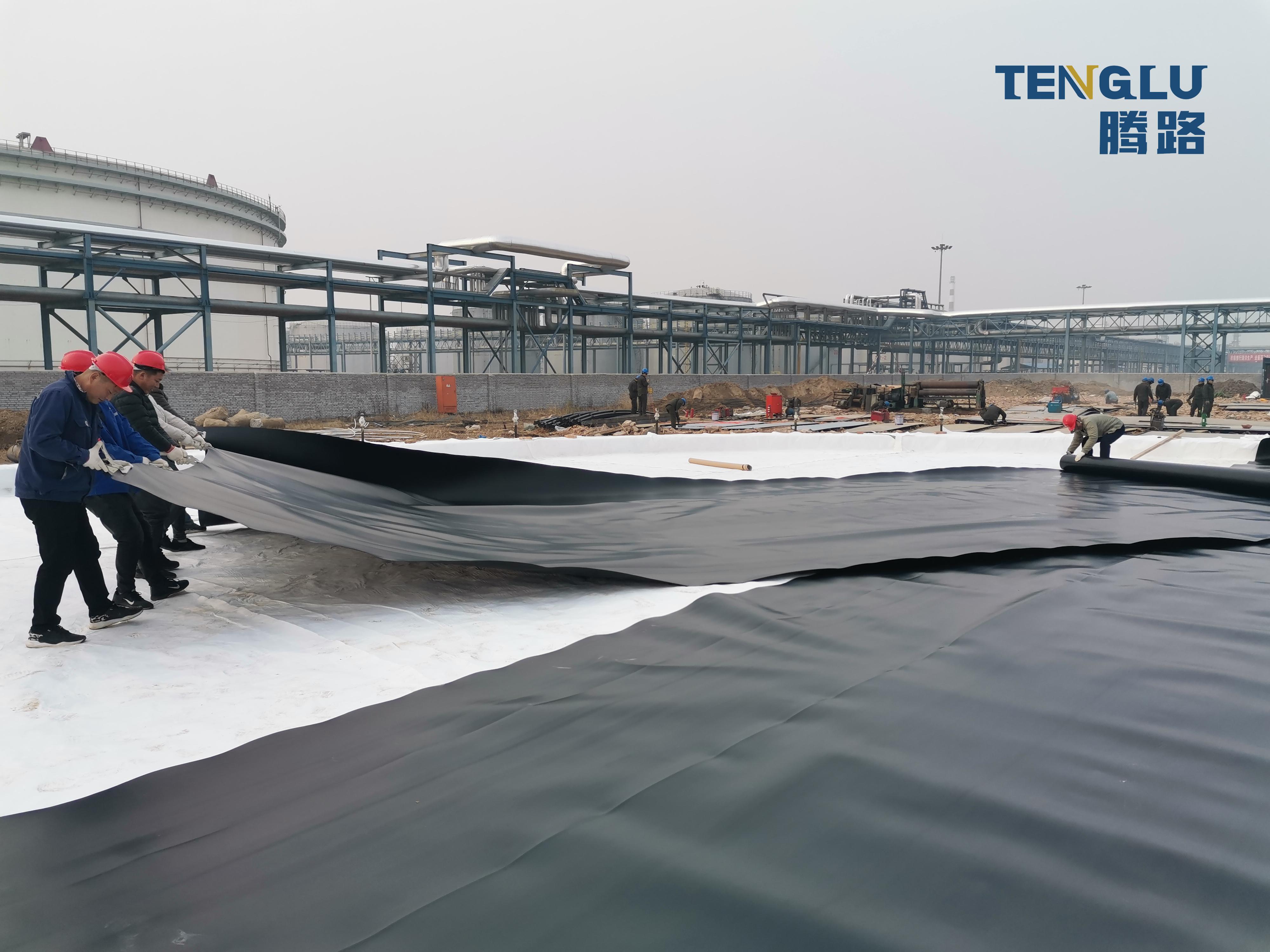 GB/ASTM GRI-GM13 Standard HDPE Geomembrane Welding Machine for Anti-Moisture Seepage